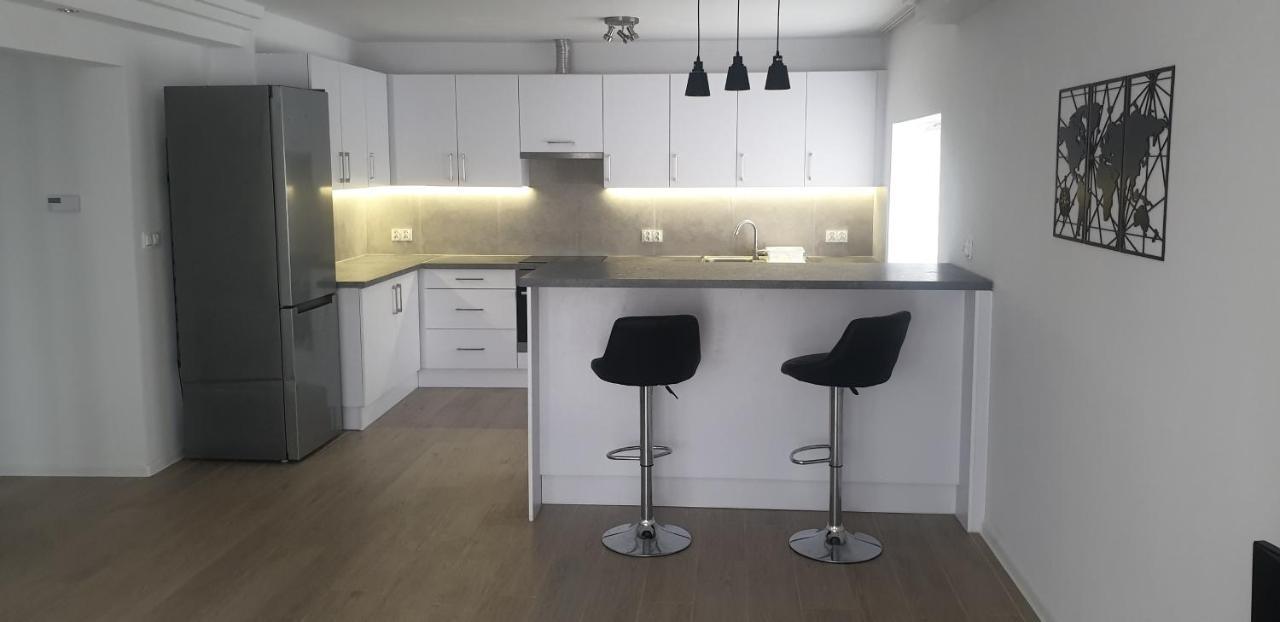 Apartament W Centrum Kielc Z Prywatnym Parkingiem Κίελτσε Εξωτερικό φωτογραφία